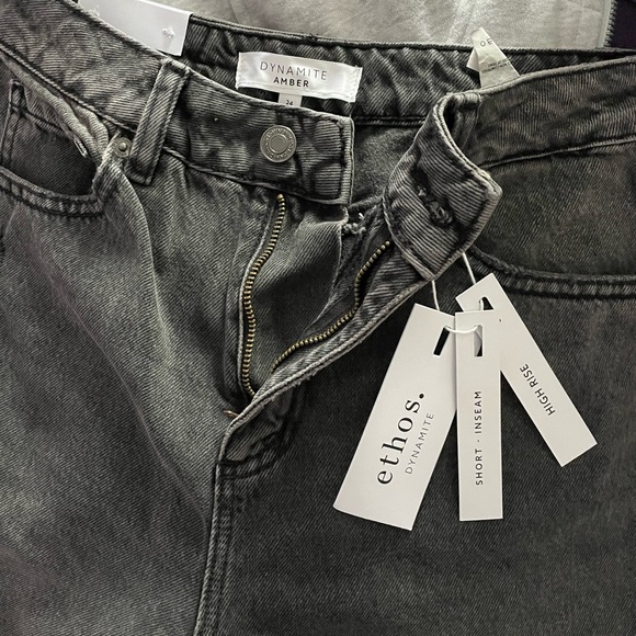 Dynamite 90s loose fit jeans - Picture 2 of 5